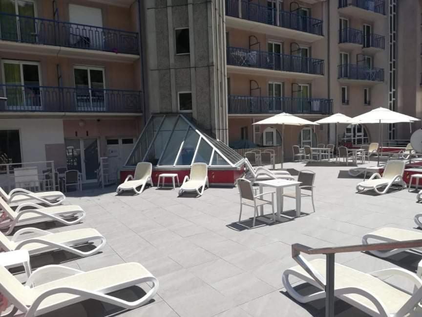 Appartement Prive Dans Residence Balneo Aladin Cauterets Bagian luar foto
