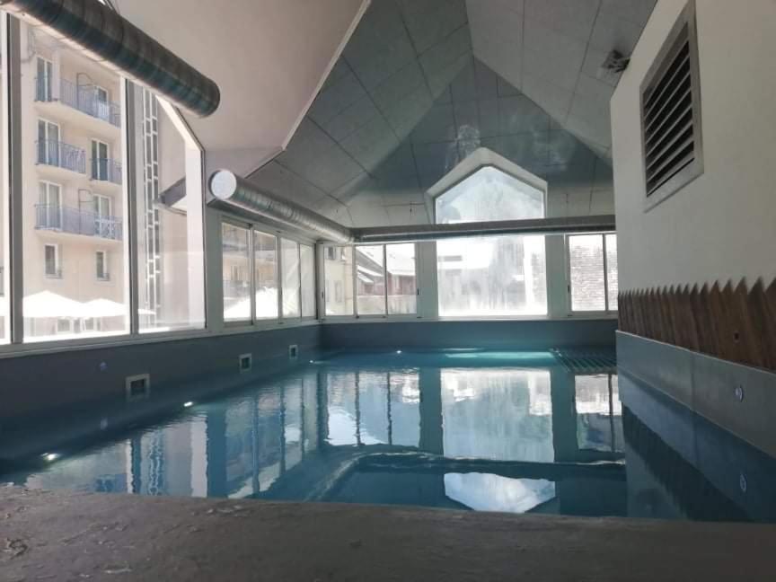 Appartement Prive Dans Residence Balneo Aladin Cauterets Bagian luar foto